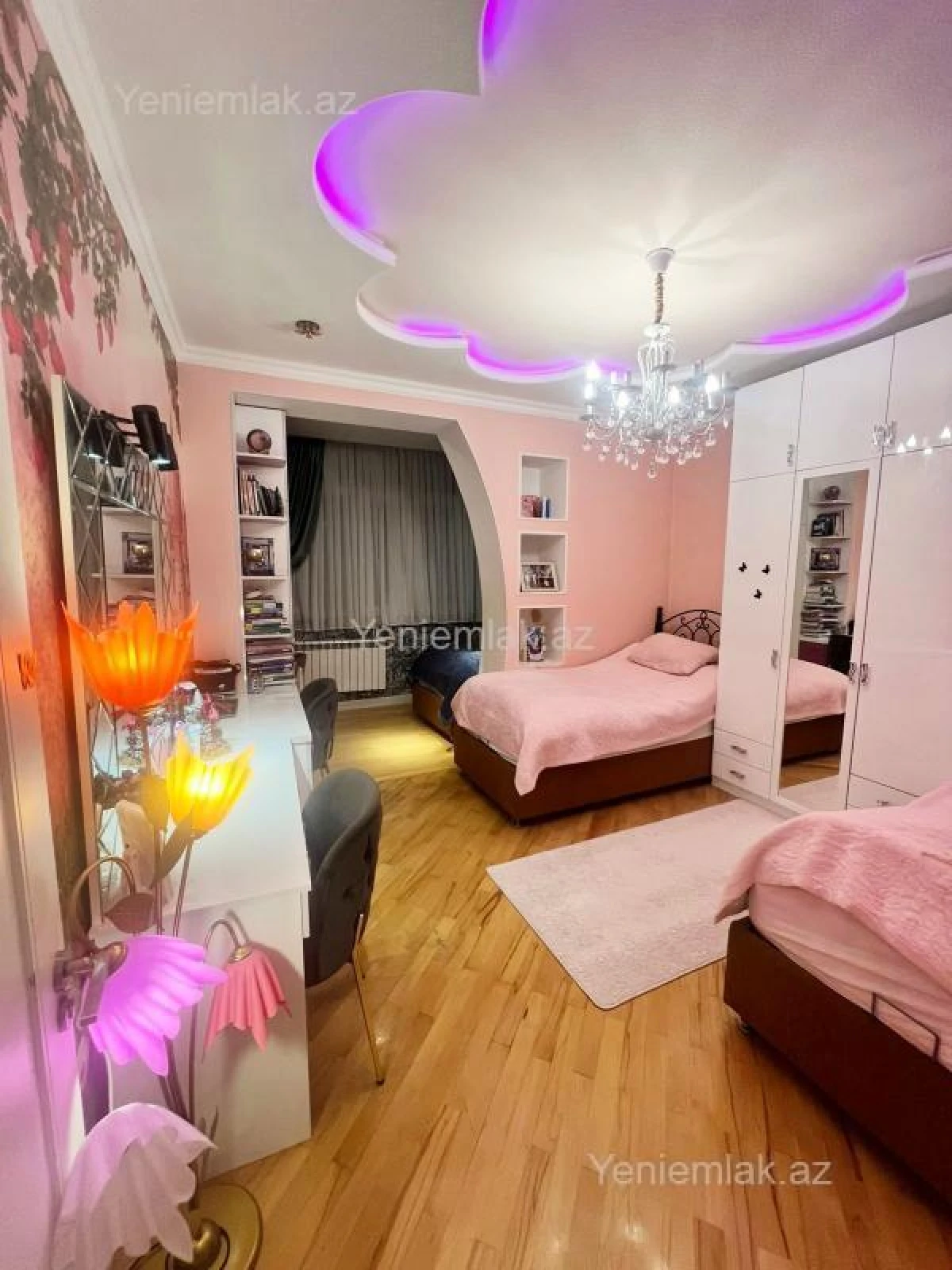 Satılır 3 otaqlı yeni tikili 135 m²