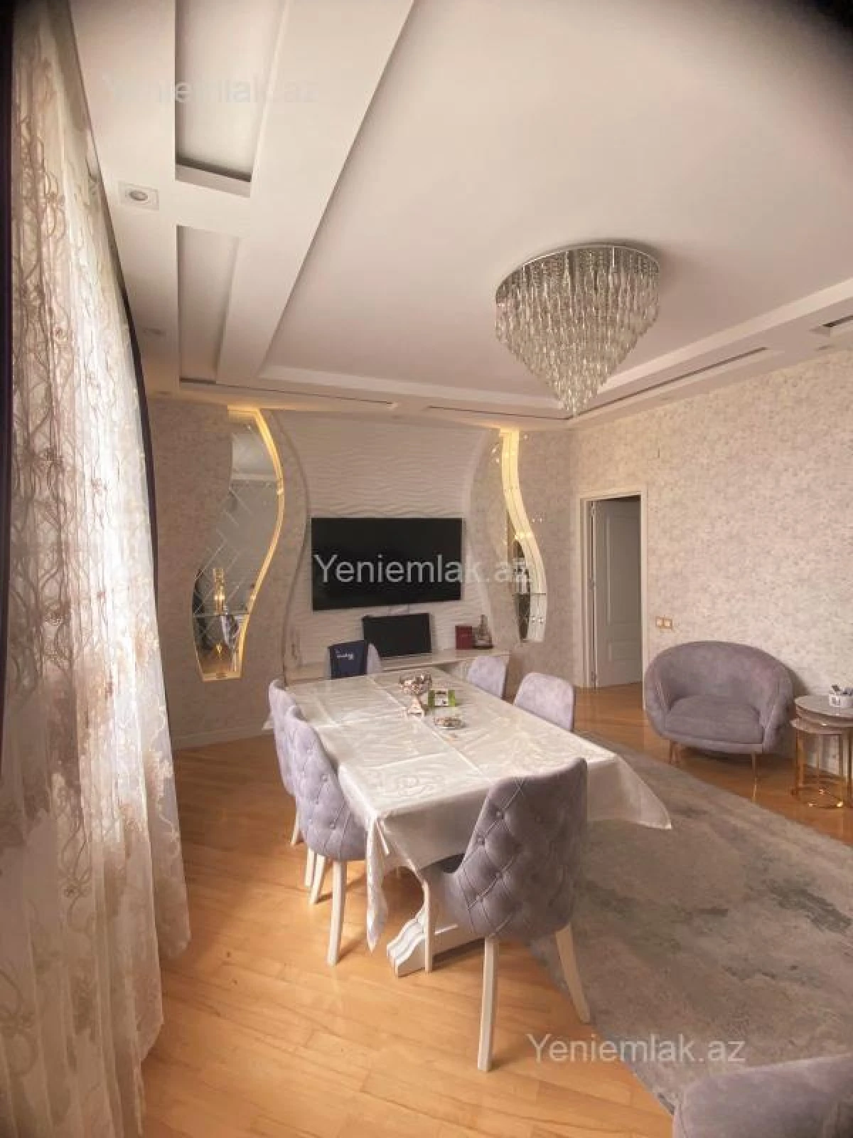 Satılır 3 otaqlı yeni tikili 135 m²
