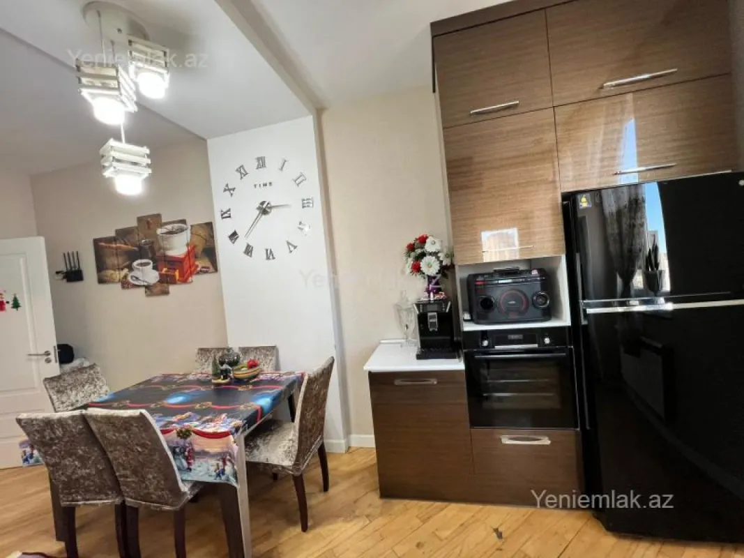 Satılır 3 otaqlı yeni tikili 135 m²