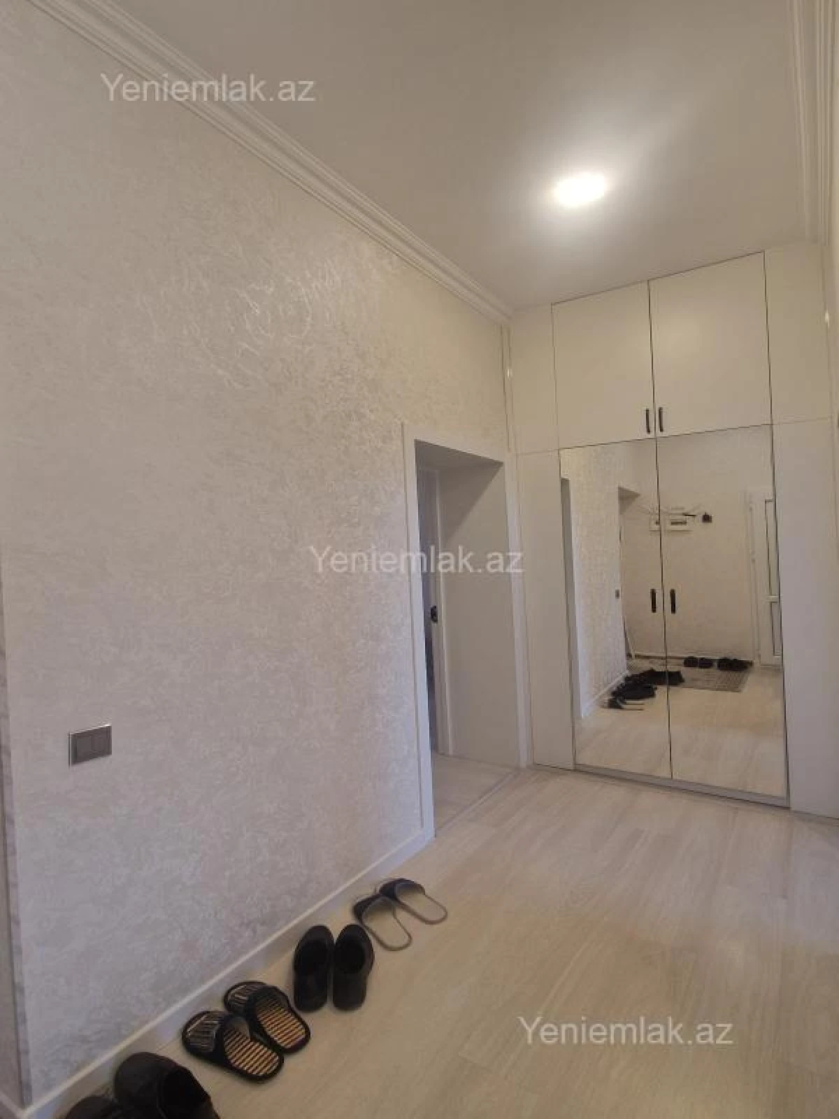 Satılır 2 otaqlı köhnə tikili 56 m²
