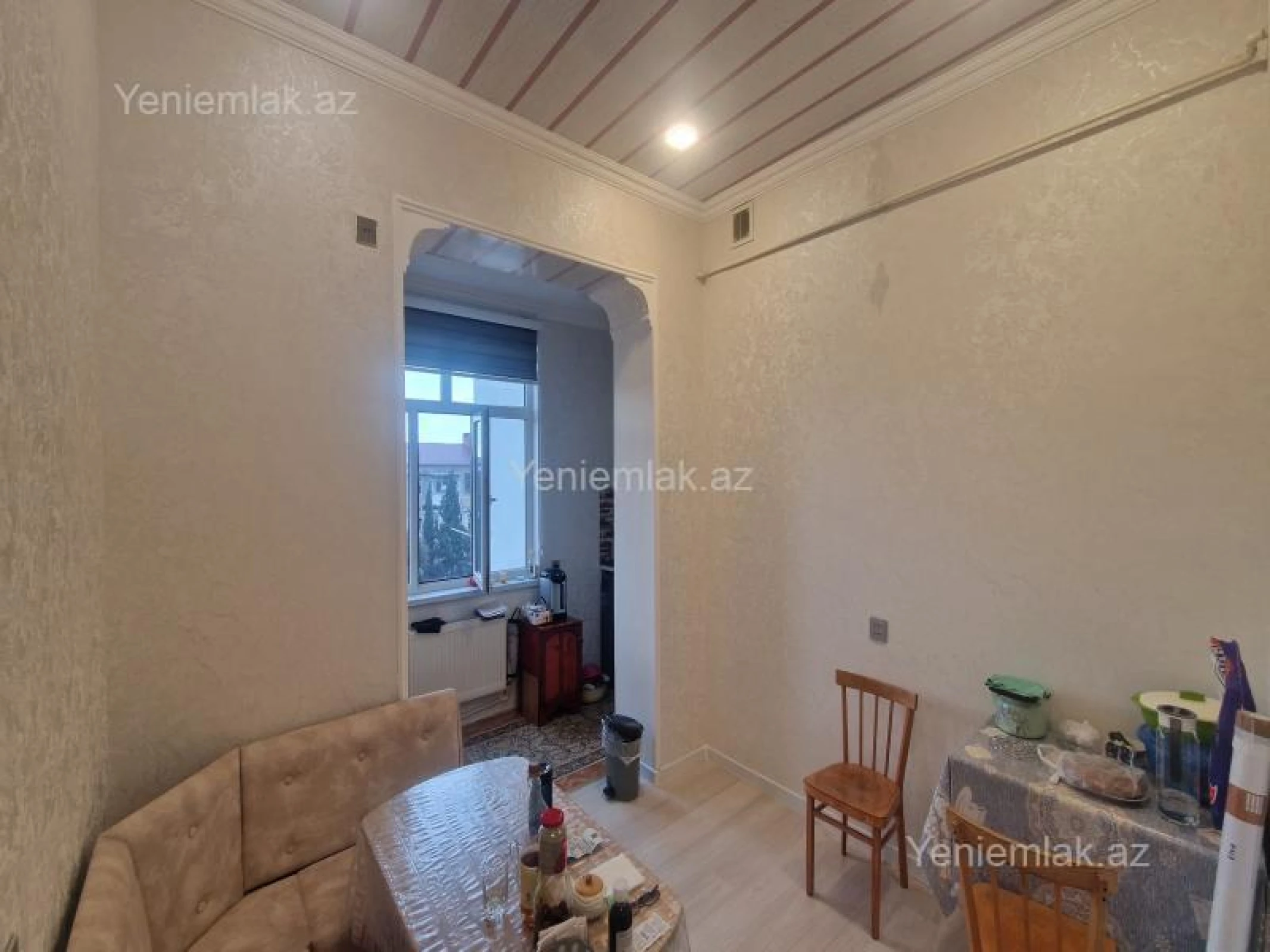 Satılır 2 otaqlı köhnə tikili 56 m²
