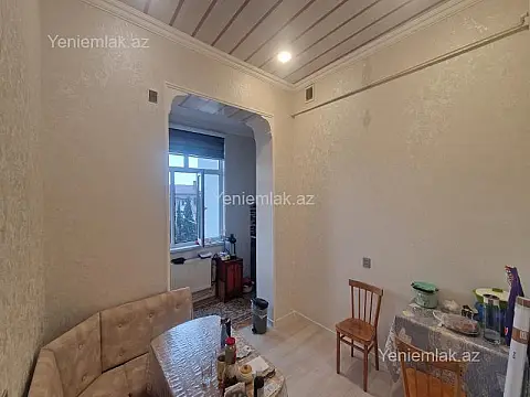 Satılır 2 otaqlı köhnə tikili 56 m²