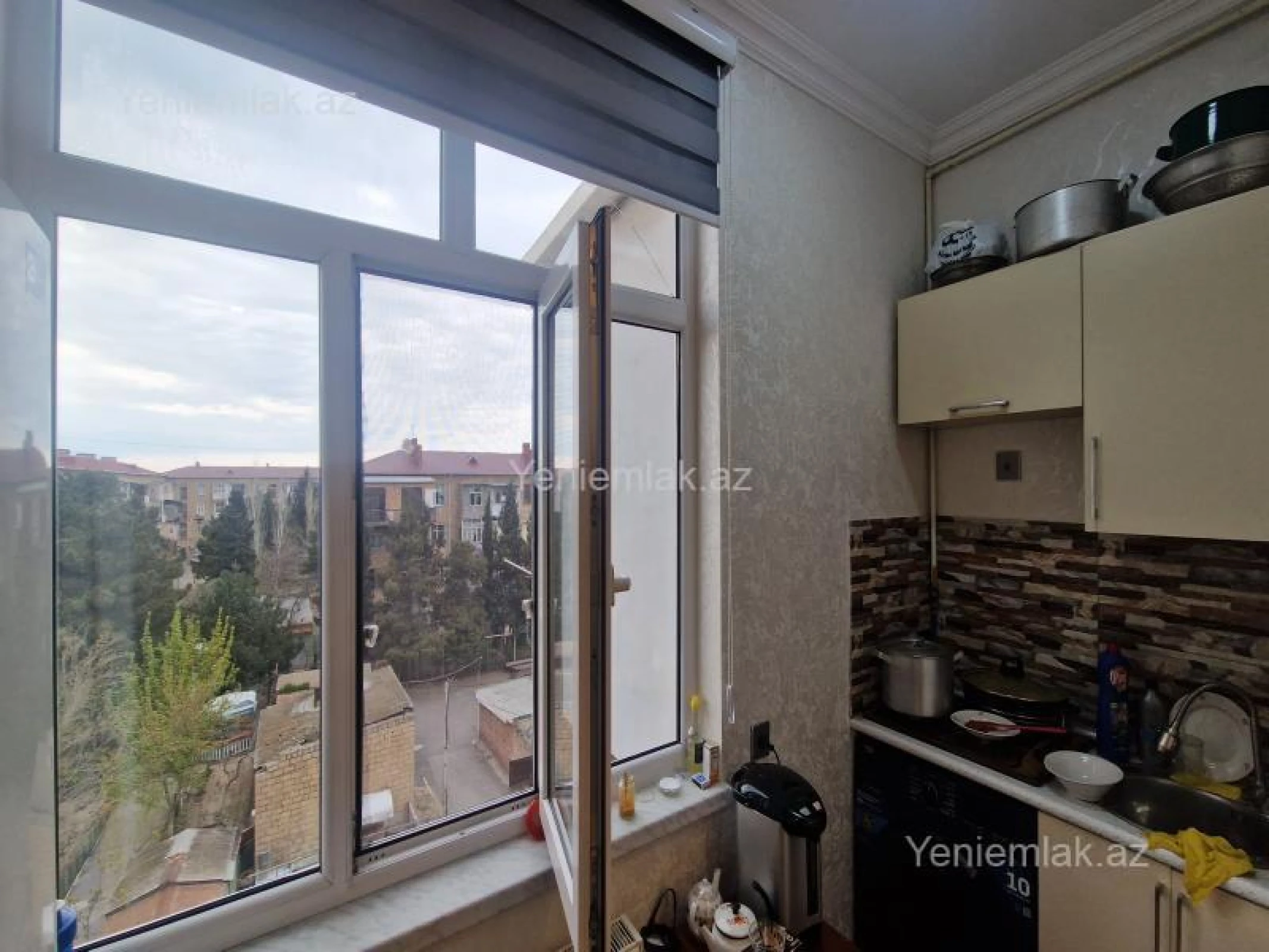 Satılır 2 otaqlı köhnə tikili 56 m²
