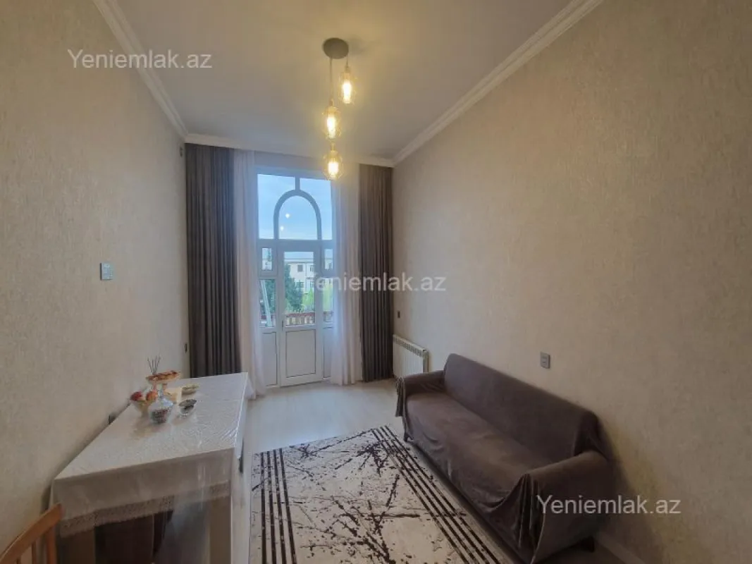 Satılır 2 otaqlı köhnə tikili 56 m²