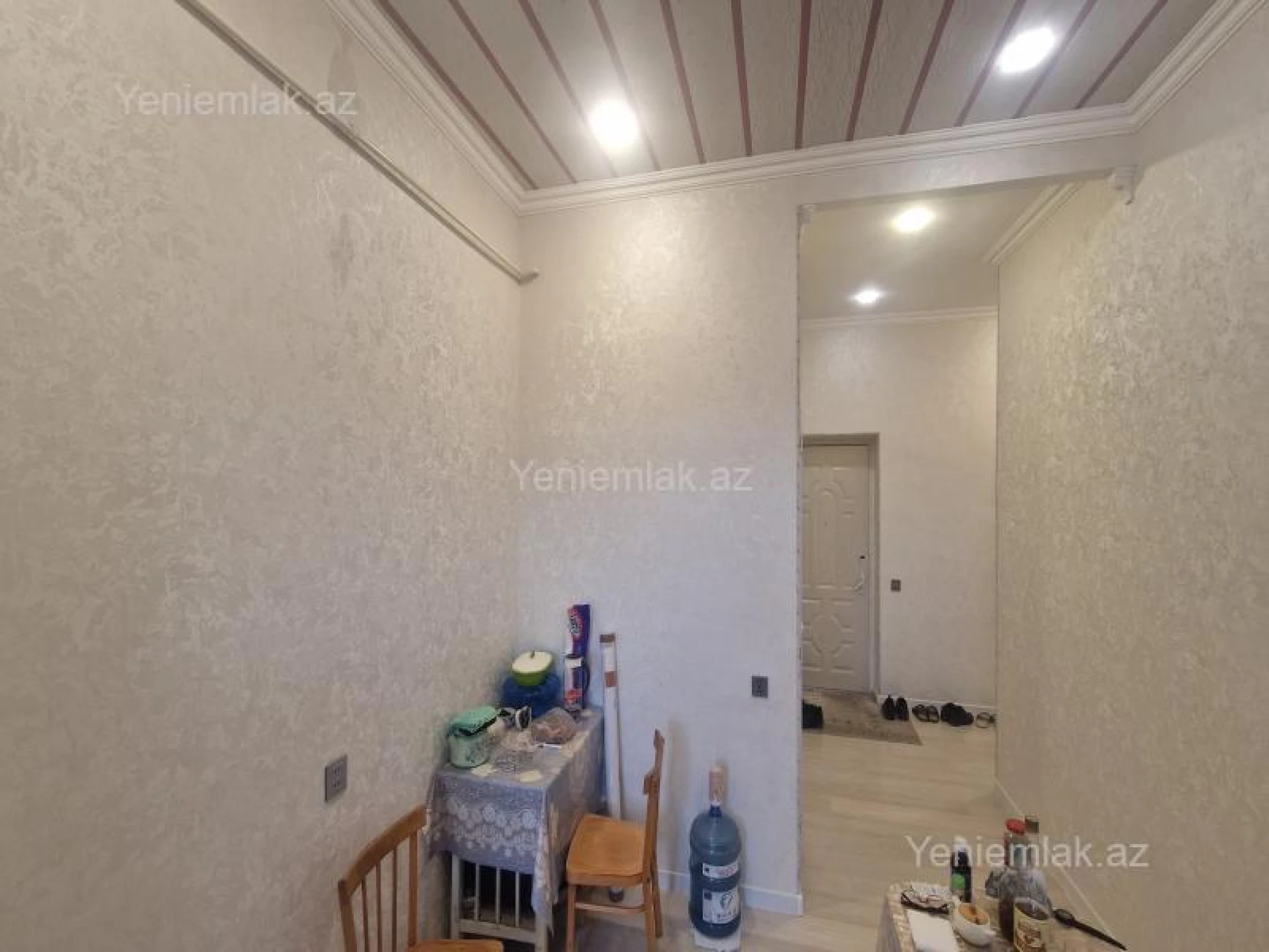 Satılır 2 otaqlı köhnə tikili 56 m²