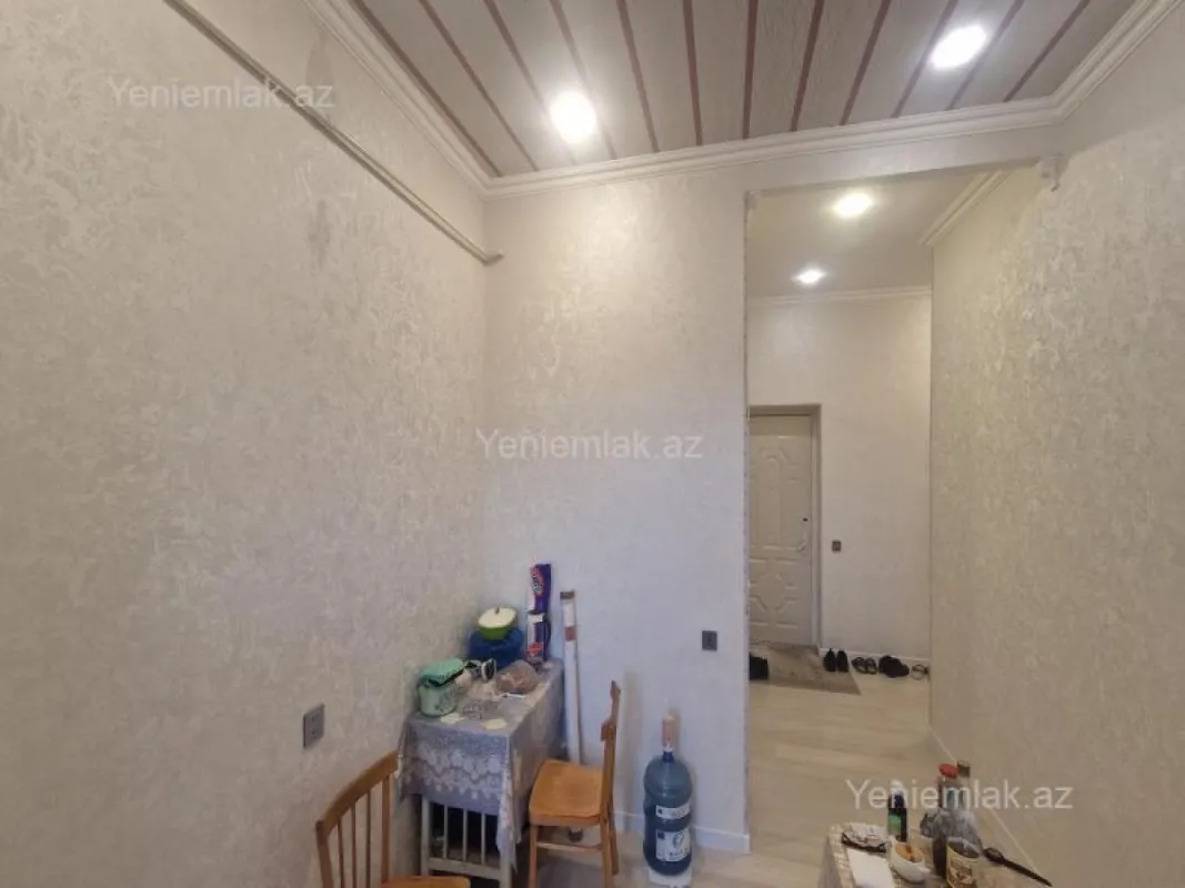 Satılır 2 otaqlı köhnə tikili 56 m²
