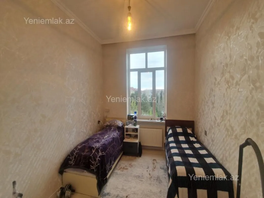 Satılır 2 otaqlı köhnə tikili 56 m²