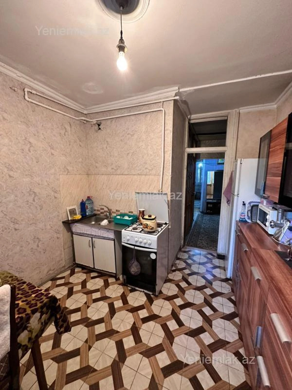 Satılır 3 otaqlı köhnə tikili 85 m²