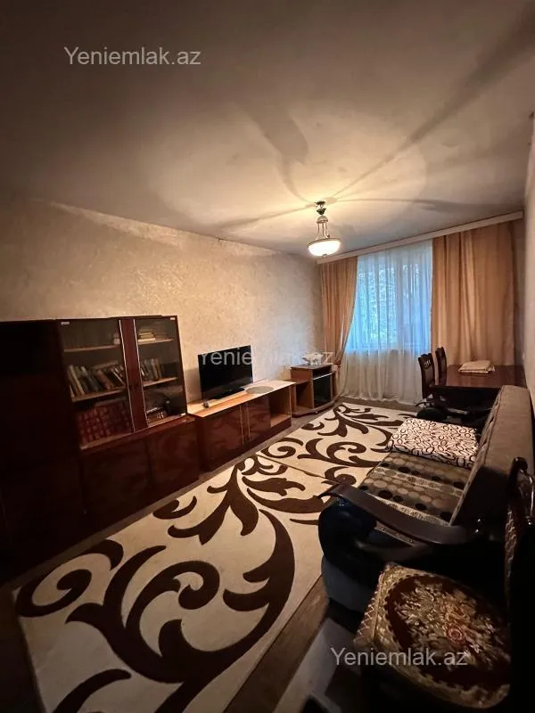 Satılır 3 otaqlı köhnə tikili 85 m²
