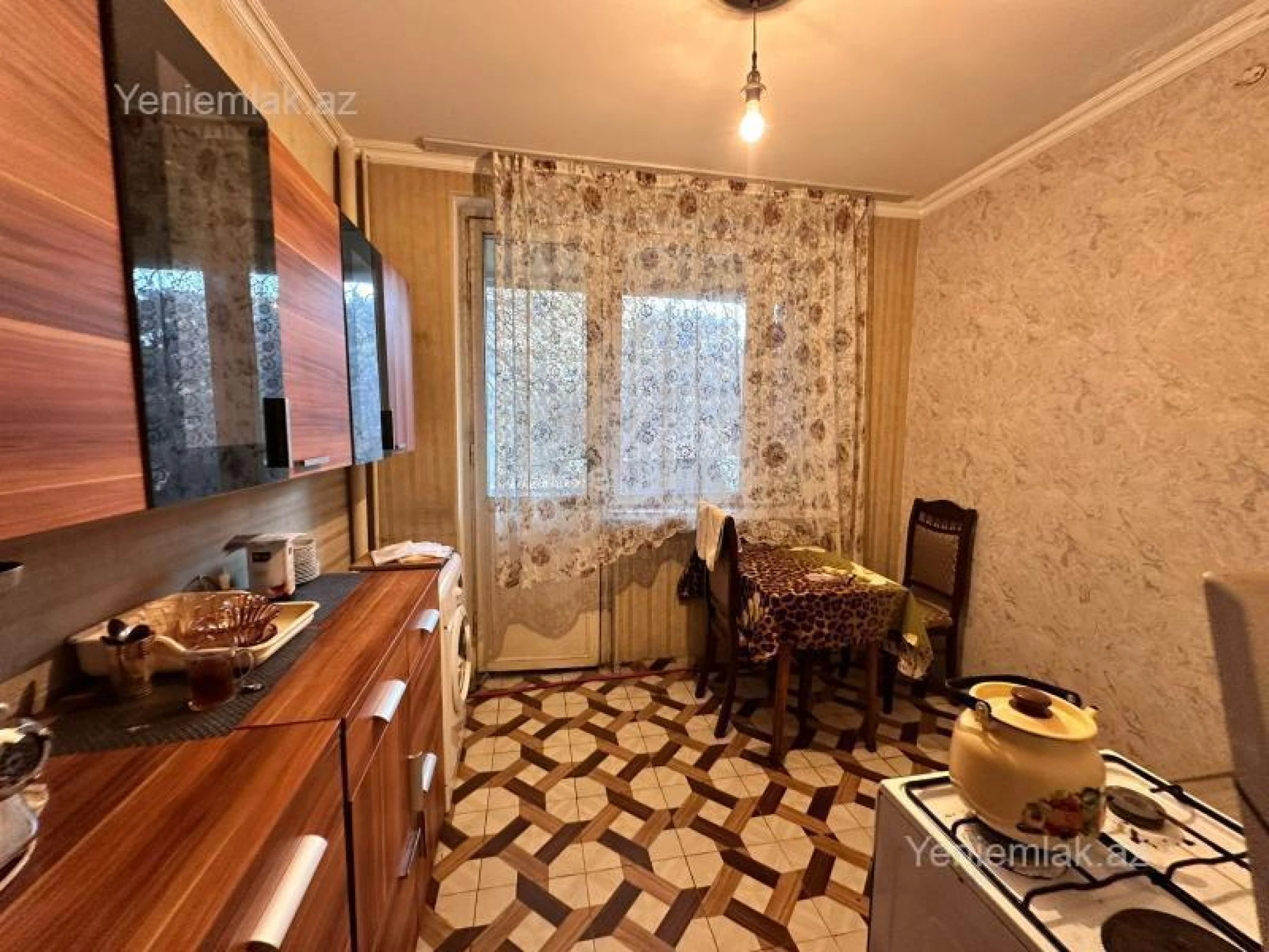 Satılır 3 otaqlı köhnə tikili 85 m²