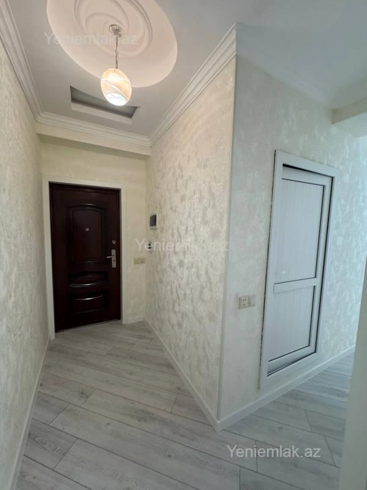 Satılır 3 otaqlı yeni tikili 73 m²