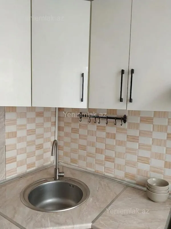 Satılır 2 otaqlı köhnə tikili 50 m²