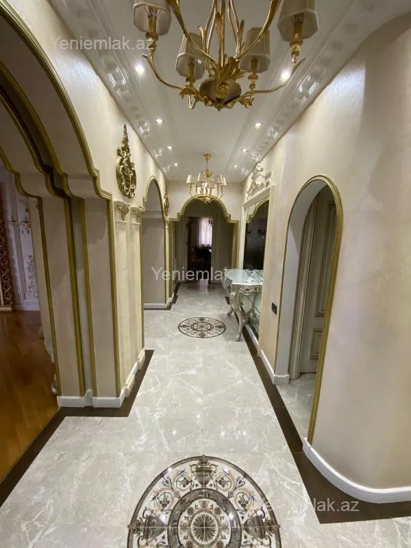 Satılır 6 otaqlı yeni tikili 230 m²