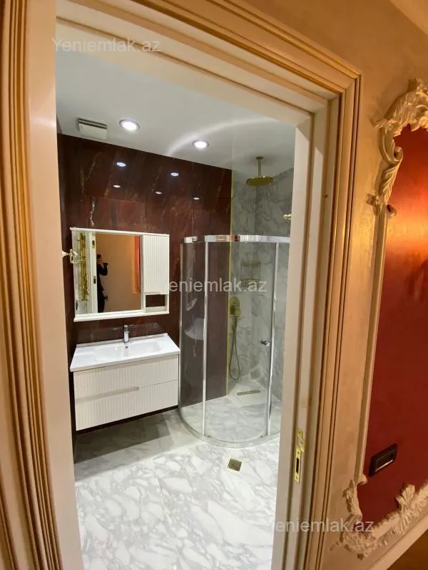 Satılır 6 otaqlı yeni tikili 230 m²