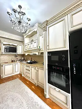 Satılır 4 otaqlı yeni tikili 160 m²