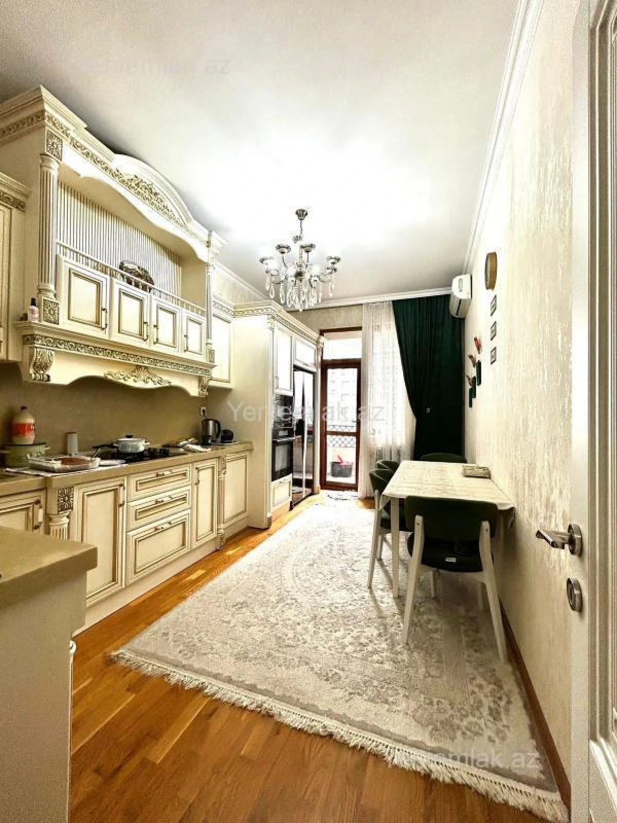 Satılır 4 otaqlı yeni tikili 160 m²