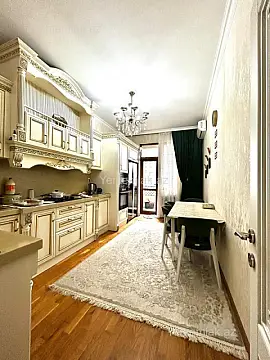 Satılır 4 otaqlı yeni tikili 160 m²