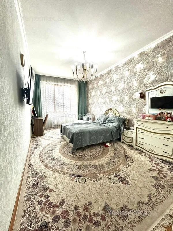 Satılır 4 otaqlı yeni tikili 160 m²