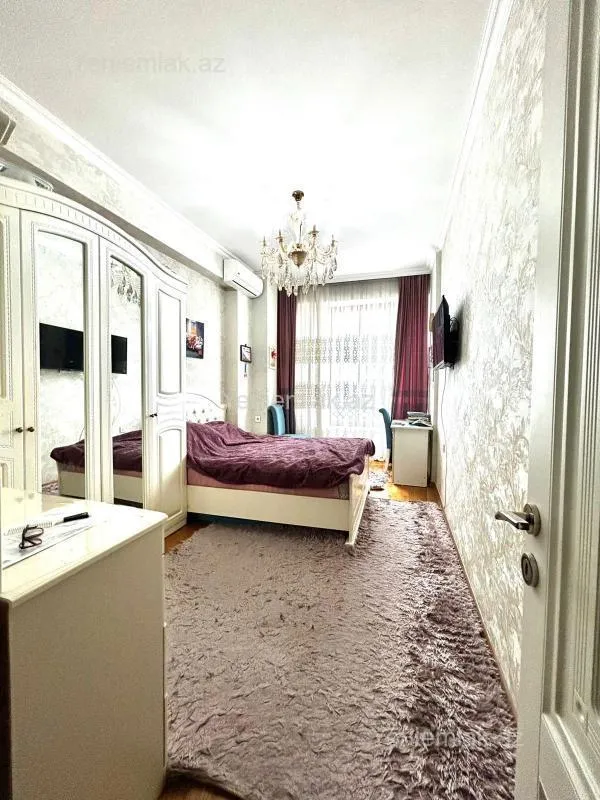 Satılır 4 otaqlı yeni tikili 160 m²
