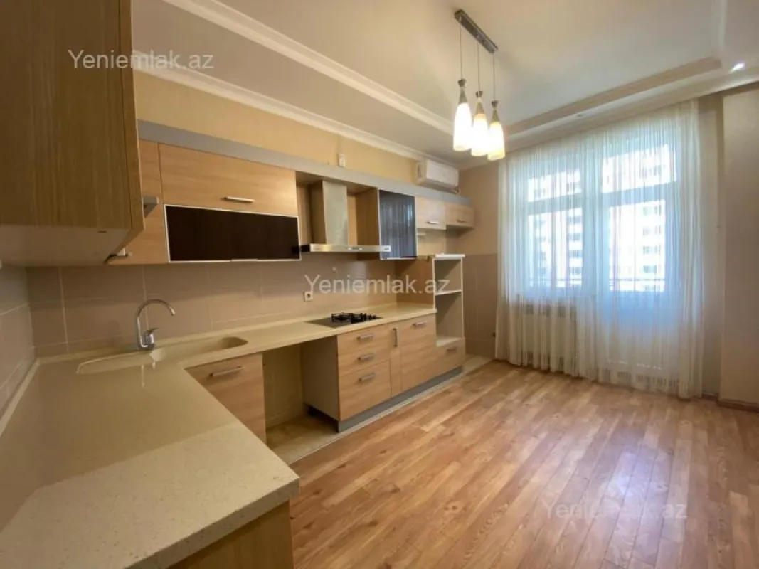 Satılır 3 otaqlı yeni tikili 120 m²