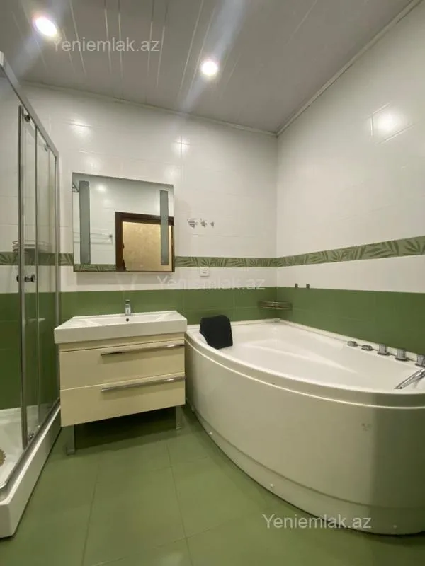 Satılır 3 otaqlı yeni tikili 120 m²