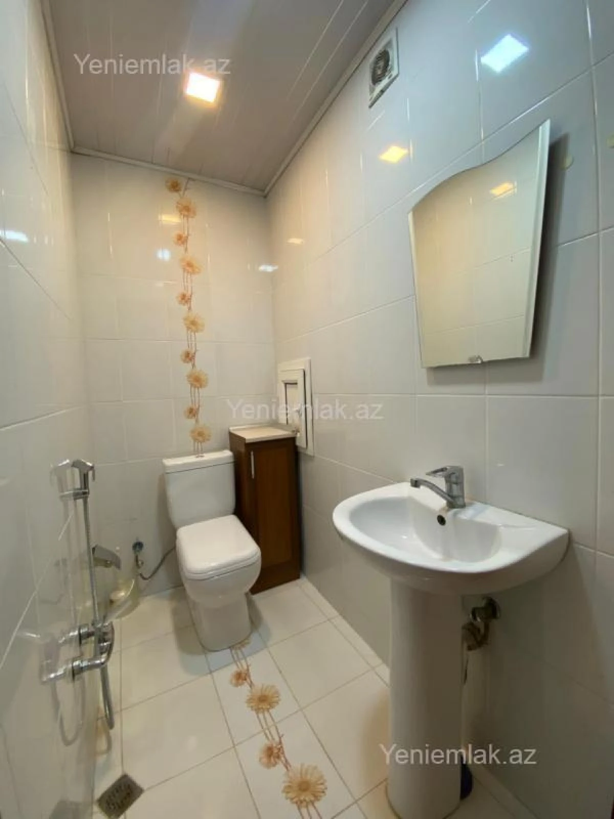 Satılır 3 otaqlı yeni tikili 120 m²