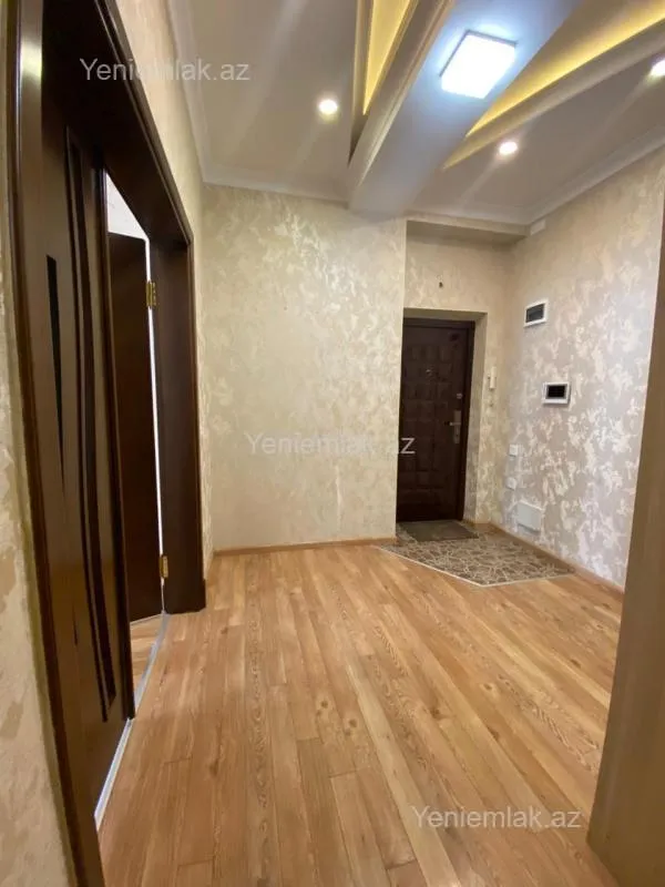 Satılır 3 otaqlı yeni tikili 120 m²