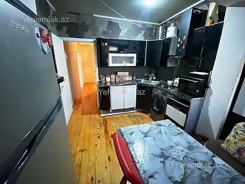 Satılır 2 otaqlı köhnə tikili 60 m²