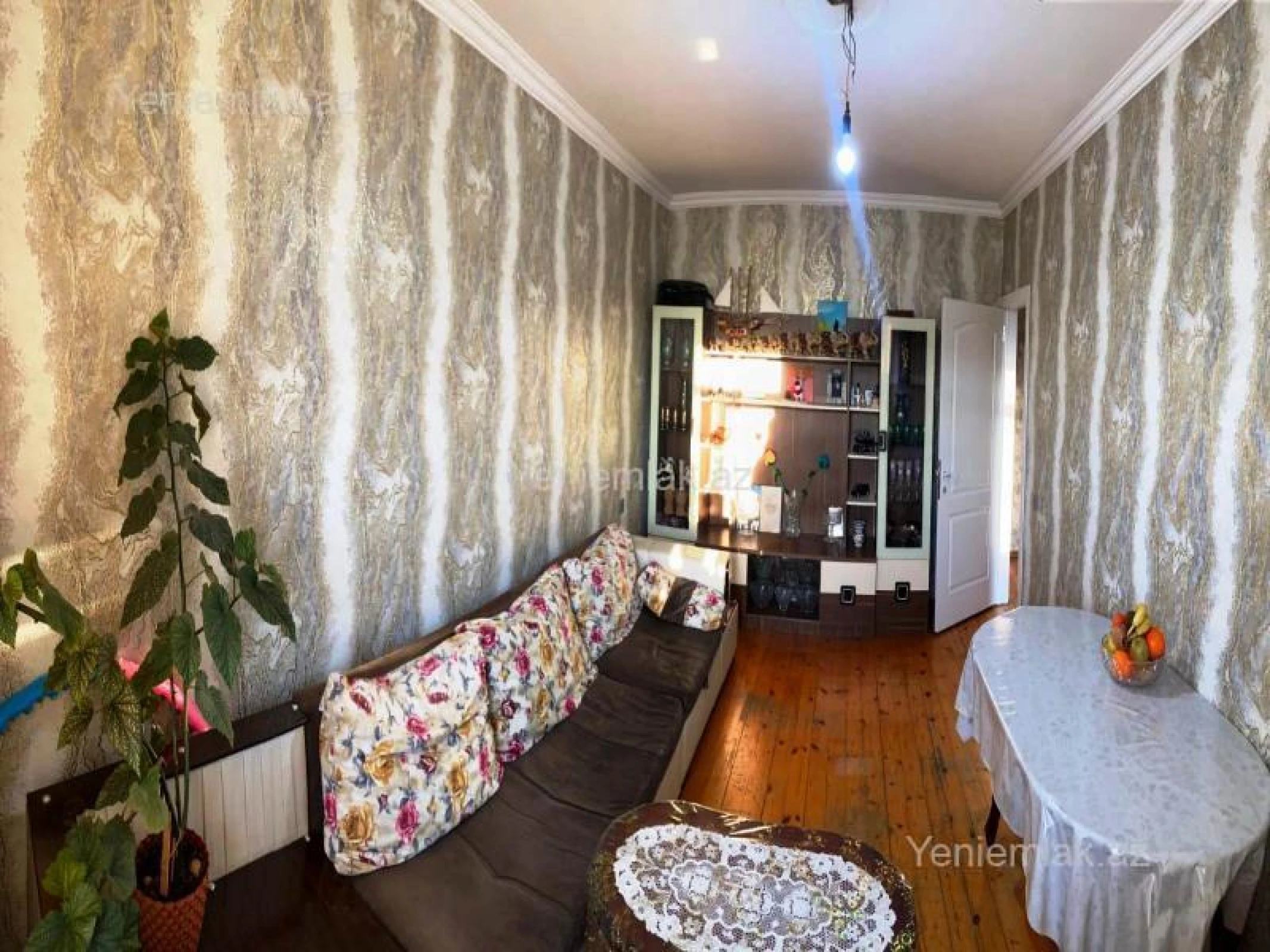 Satılır 2 otaqlı köhnə tikili 60 m²