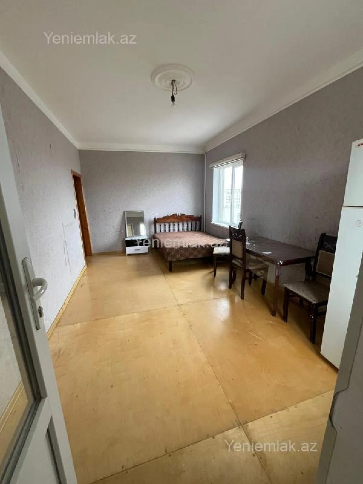 Satılır 2 otaqlı köhnə tikili 45 m²