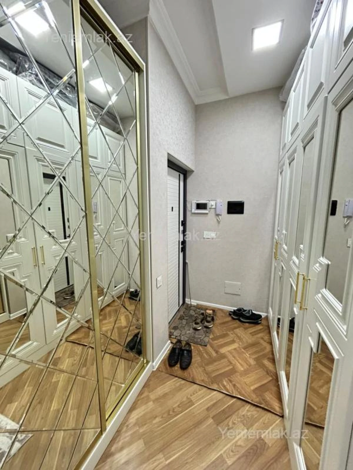 Satılır 2 otaqlı yeni tikili 72 m²