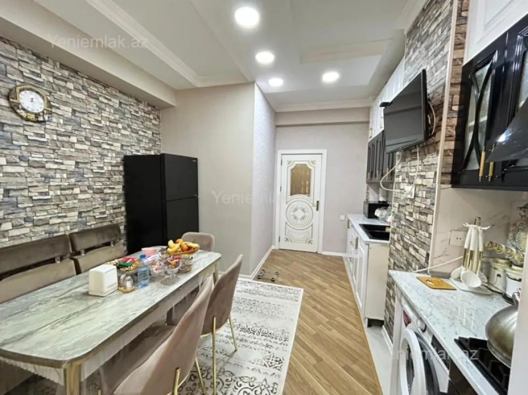 Satılır 2 otaqlı yeni tikili 72 m²