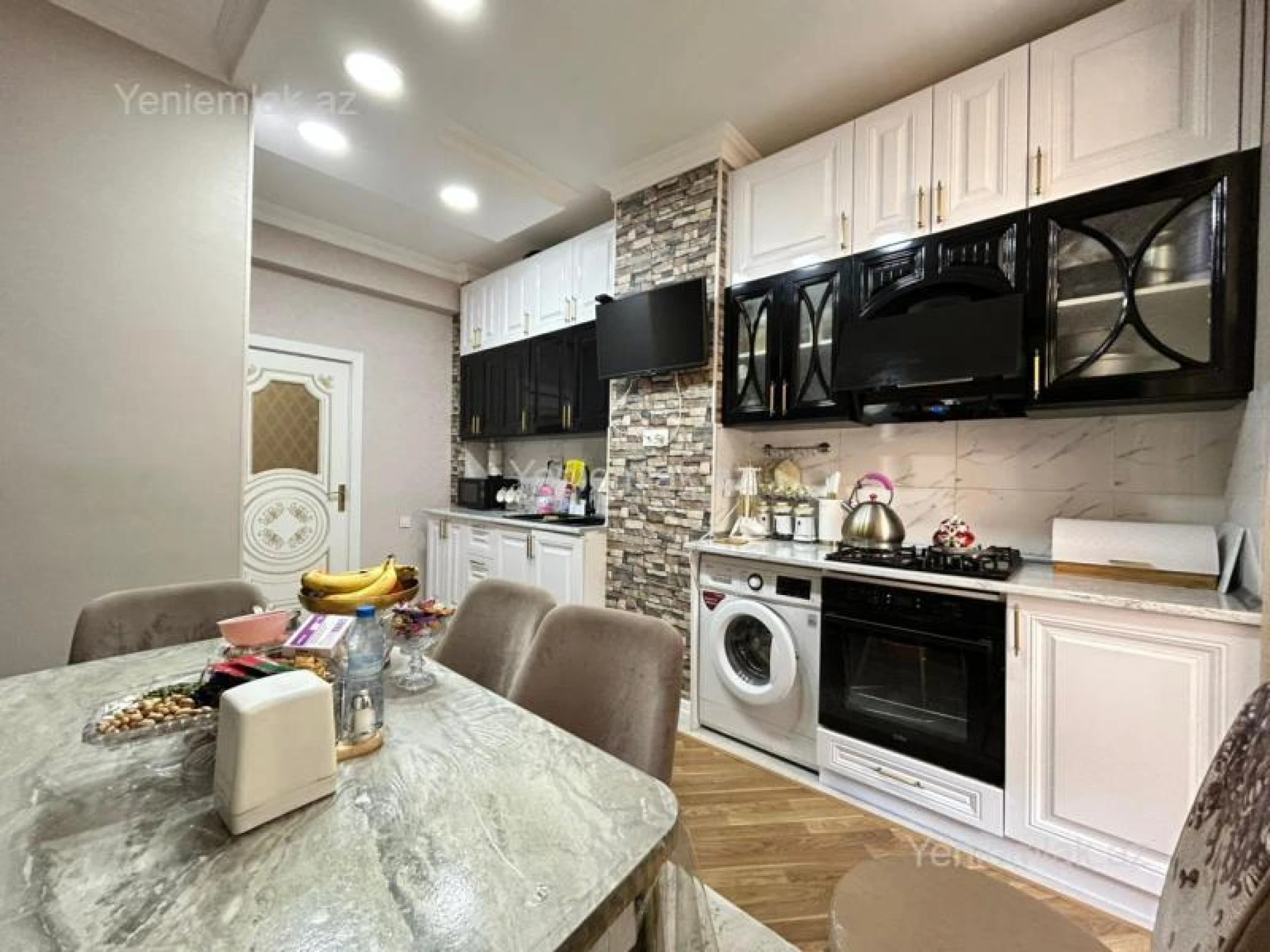 Satılır 2 otaqlı yeni tikili 72 m²