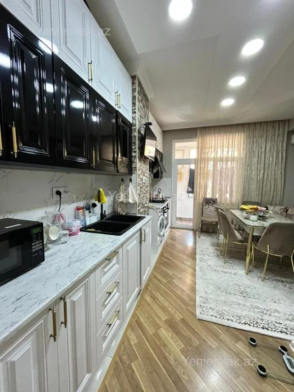 Satılır 2 otaqlı yeni tikili 72 m²