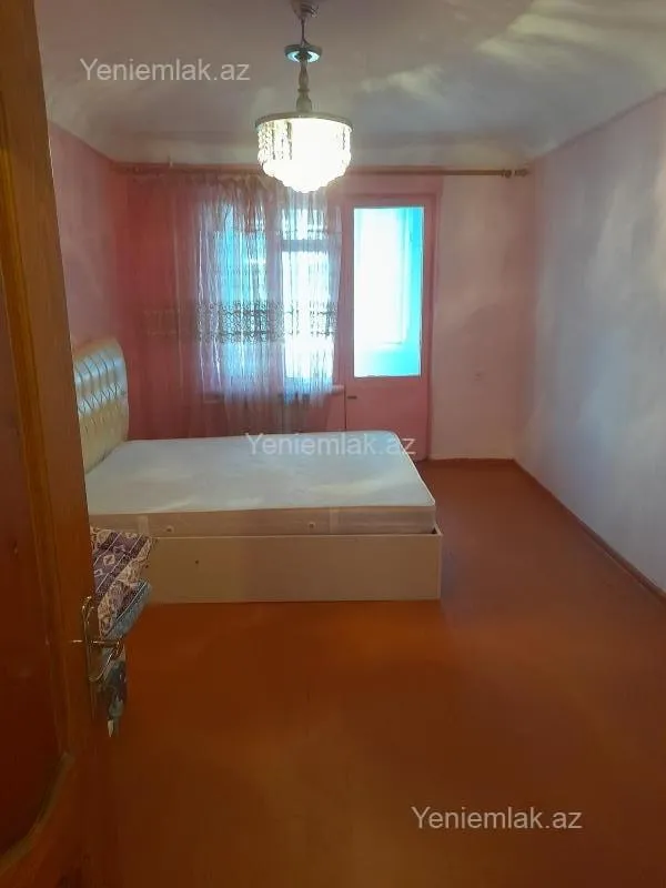 Satılır 3 otaqlı köhnə tikili 75 m²