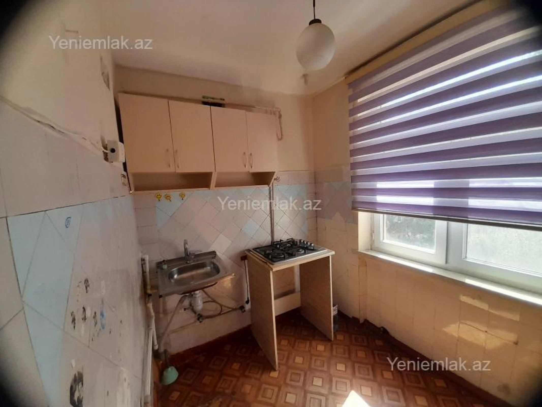 Satılır 3 otaqlı köhnə tikili 75 m²