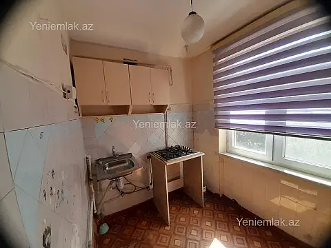 Satılır 3 otaqlı köhnə tikili 75 m²