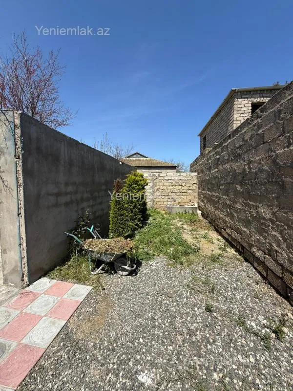 Satılır 3 otaqlı həyət evi 100 m²