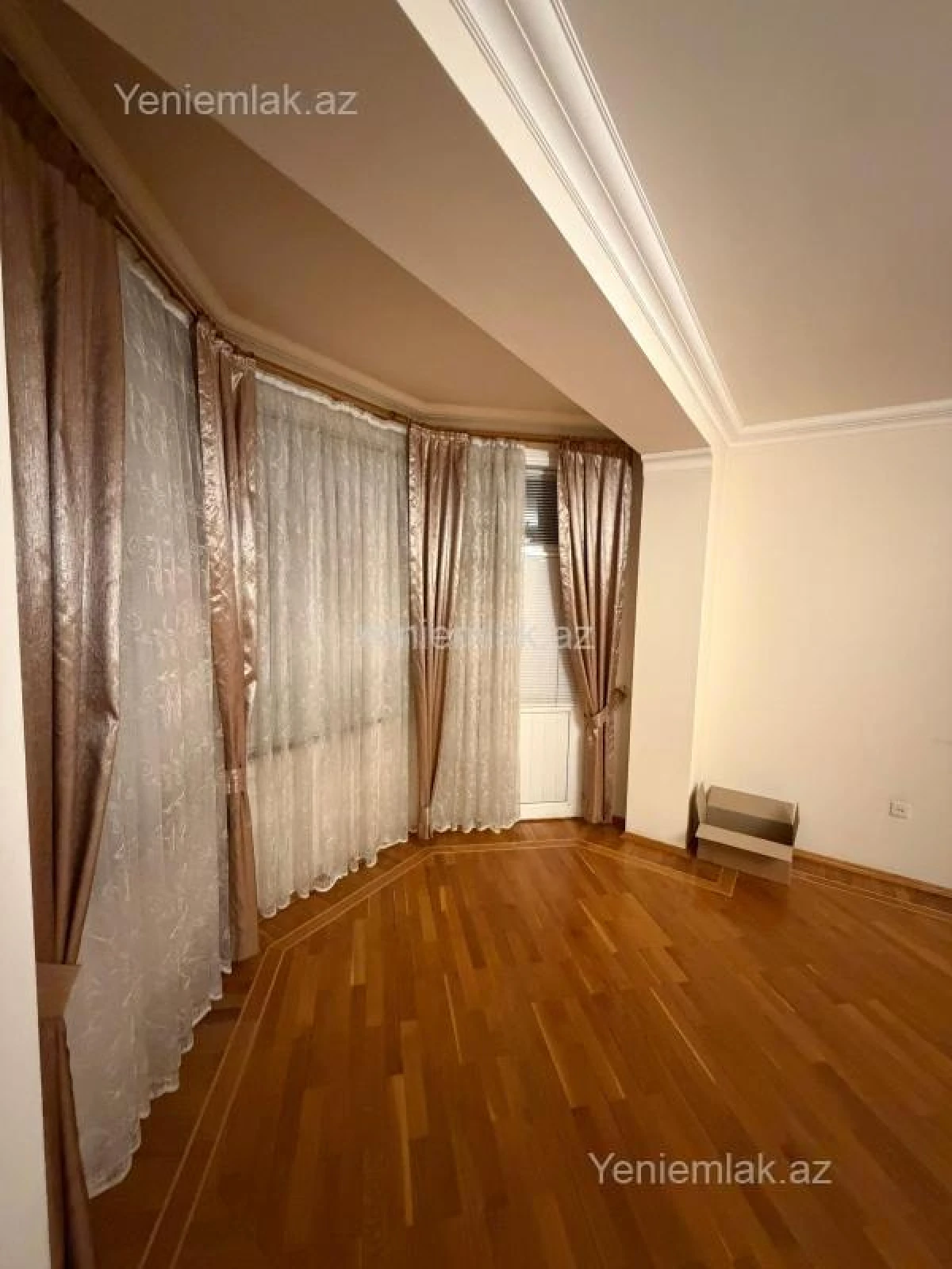 Satılır 4 otaqlı yeni tikili 165 m²