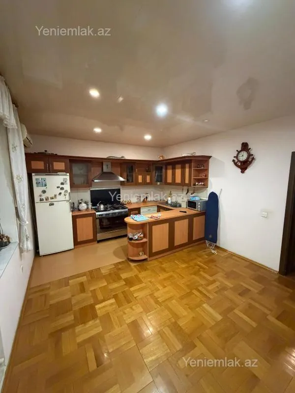 Satılır 4 otaqlı yeni tikili 165 m²