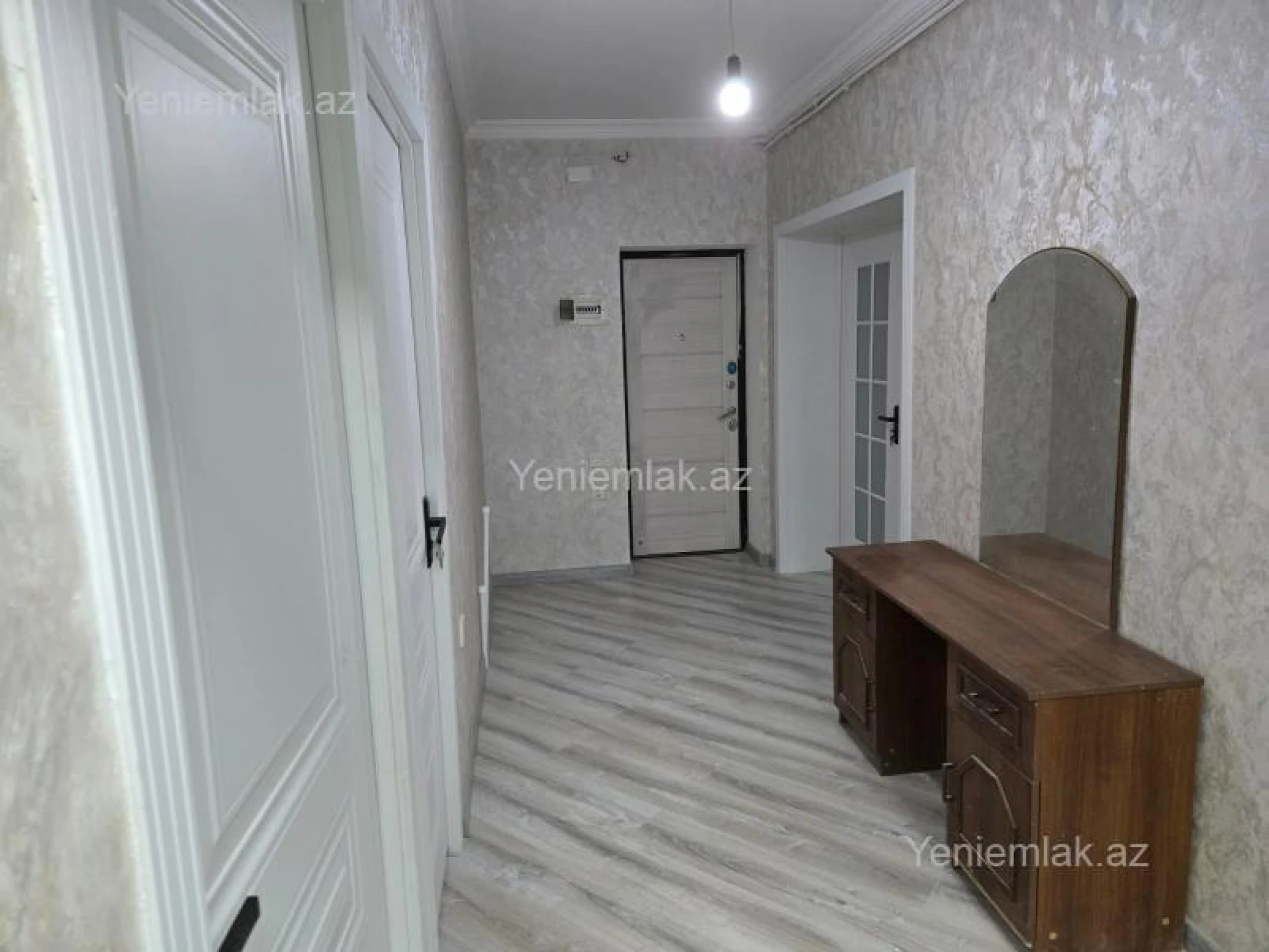 Satılır 3 otaqlı köhnə tikili 90 m²
