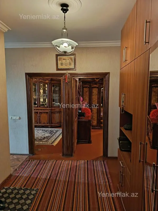 Satılır 4 otaqlı köhnə tikili 97 m²