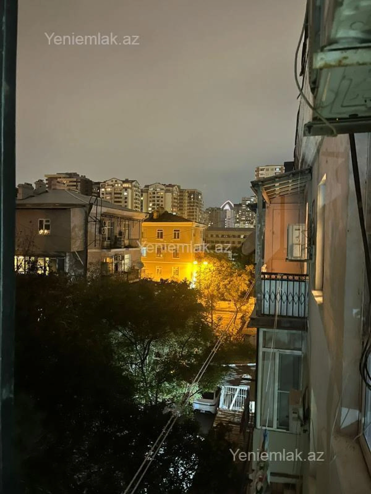 Satılır 2 otaqlı köhnə tikili 60 m²