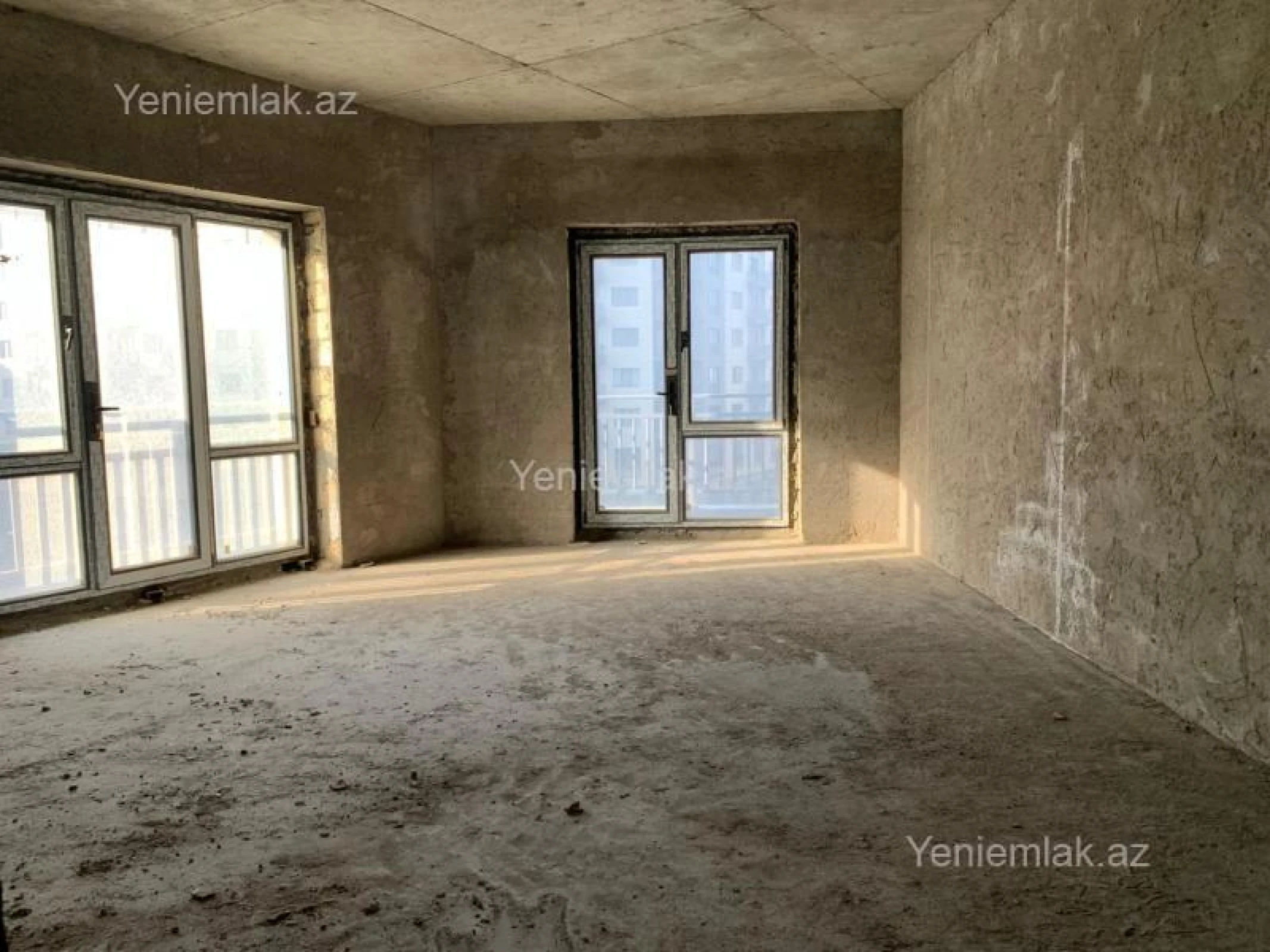 Satılır 5 otaqlı yeni tikili 253.7 m²