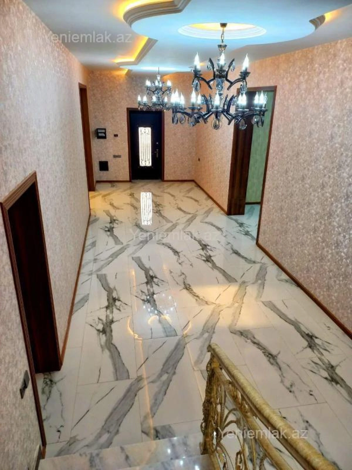 Satılır 7 otaqlı həyət evi 354 m²