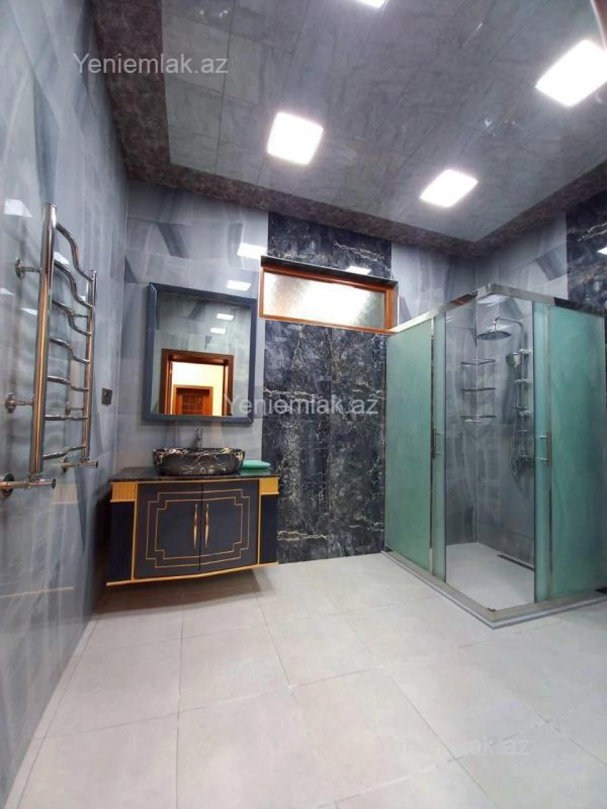 Satılır 7 otaqlı həyət evi 354 m²