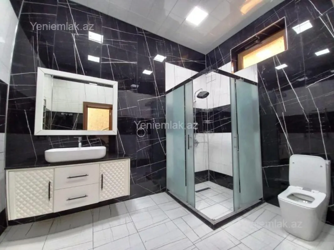 Satılır 7 otaqlı həyət evi 354 m²