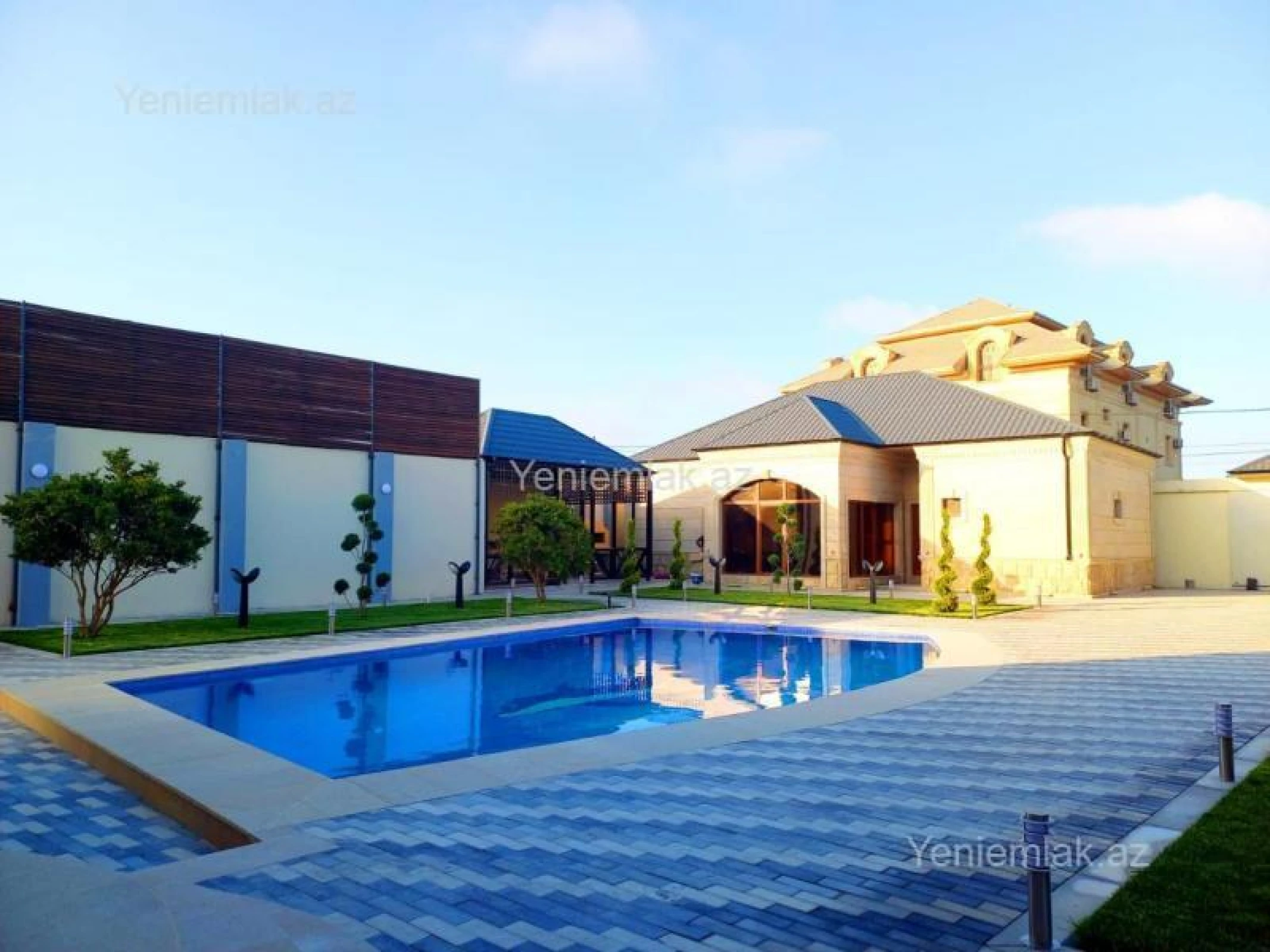 Satılır 7 otaqlı həyət evi 354 m²