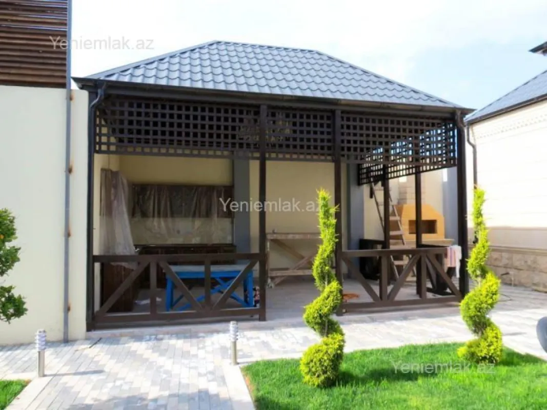 Satılır 7 otaqlı həyət evi 354 m²