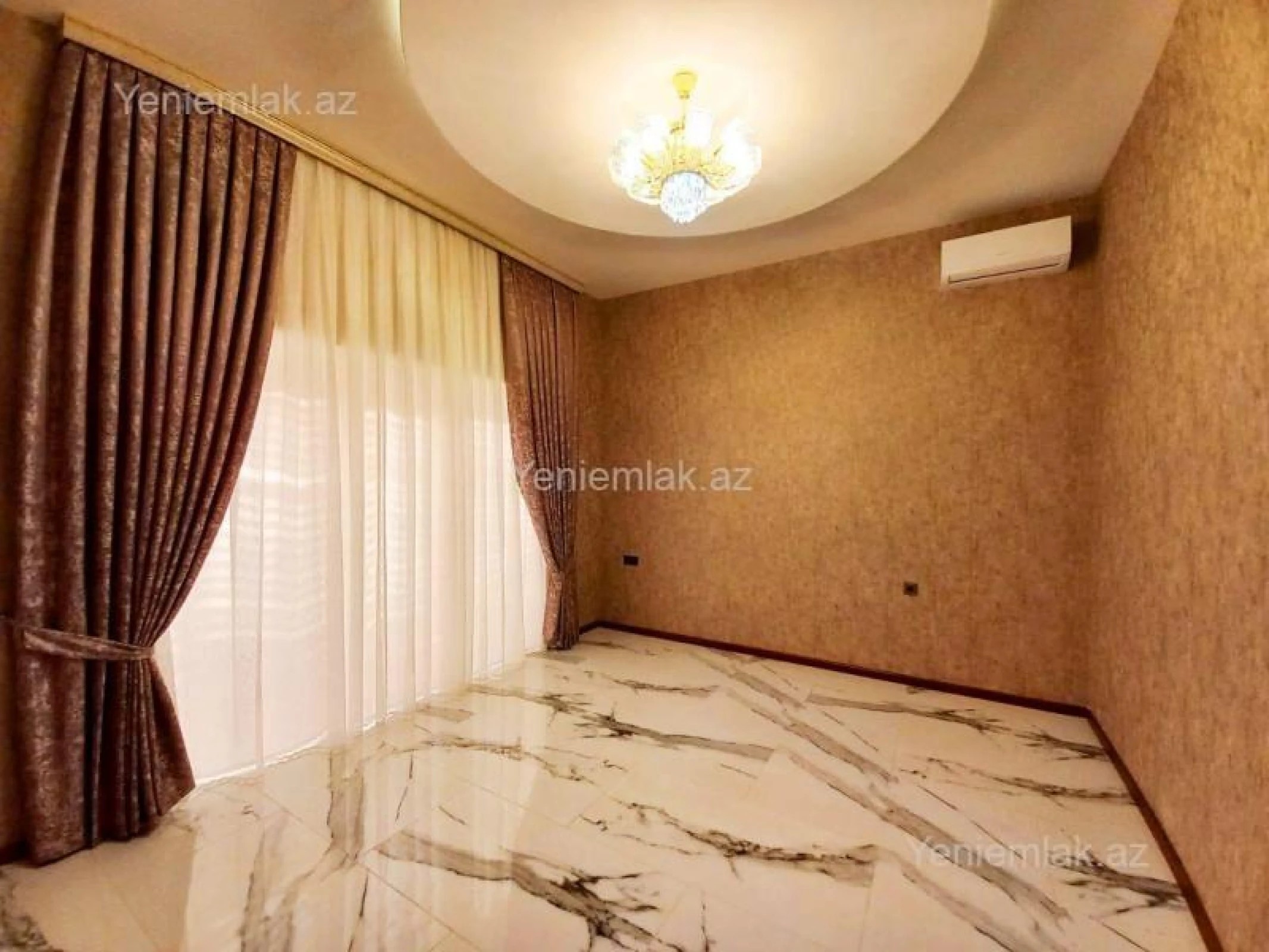 Satılır 7 otaqlı həyət evi 354 m²